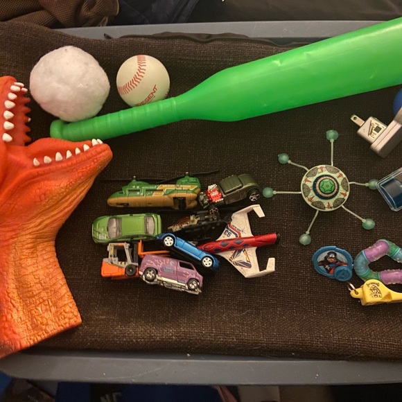 Kids Toy lot -preowned-items vary from like new-good/fair condition-see details - Picture 16 of 17